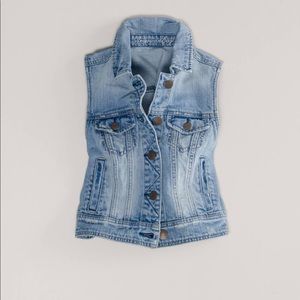 AMERICAN EAGLE DENIM JACKET VEST